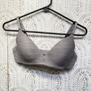 Victoria's Secret No Wire Bra Women 34B Gray Heathered Seamless Plunge Comfort